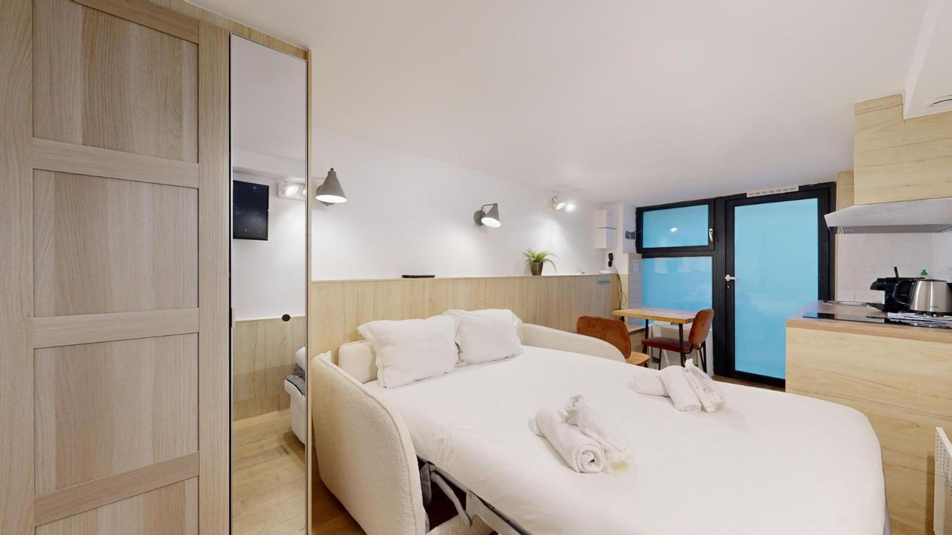 204 Suite Coco - Superb Apartment In Париж Екстериор снимка